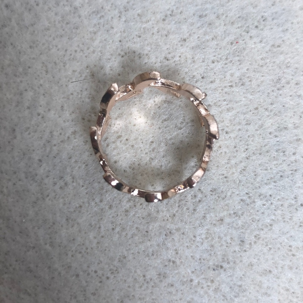 Pink leaf ring - Picture 3 of 4